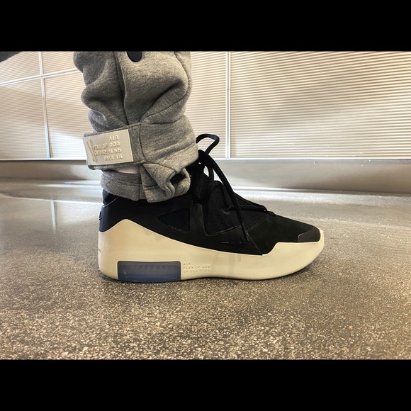 Feel free to check out my closet thanks - Picture 9 of 9